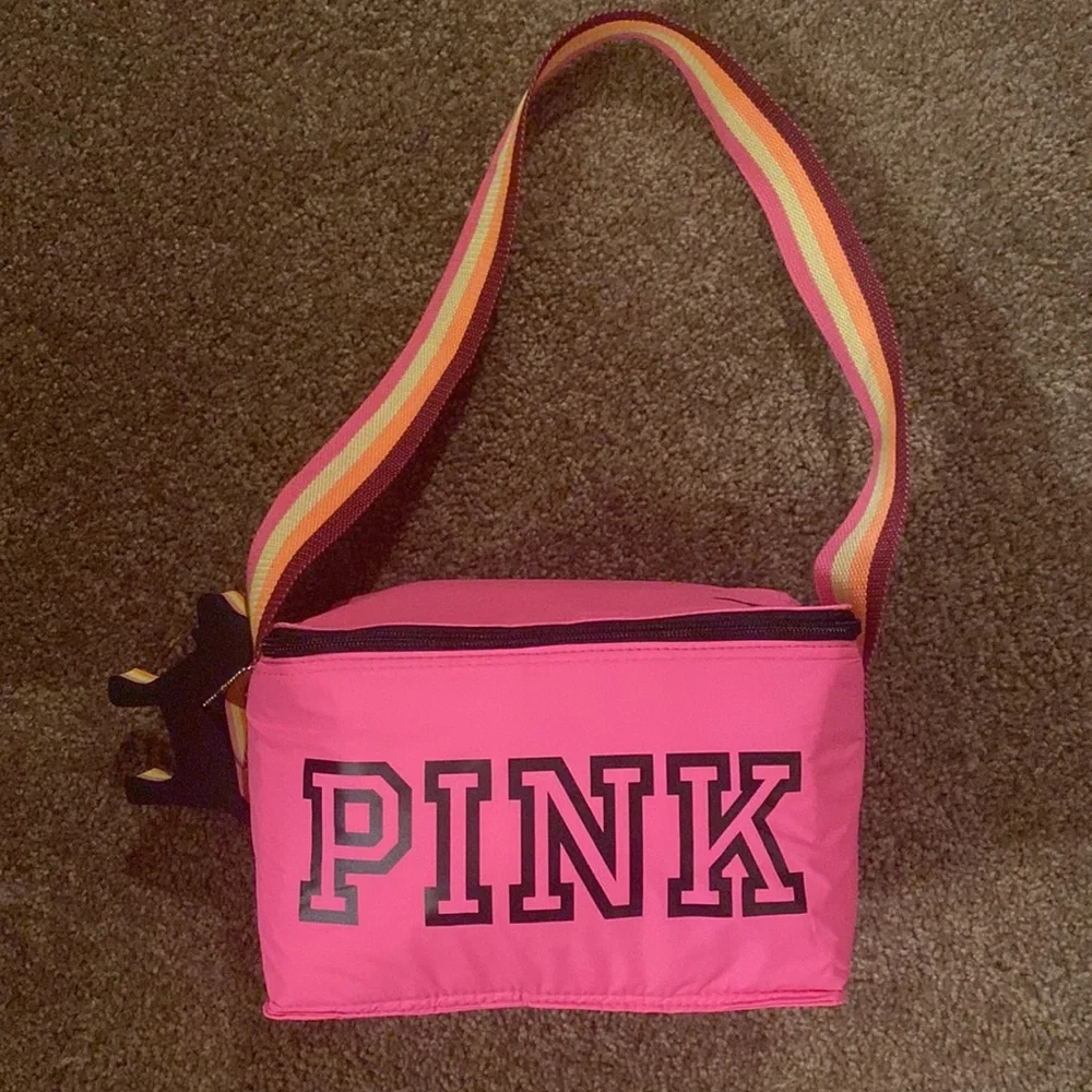 Soft sided PINK beach cooler - Picture 2 of 6